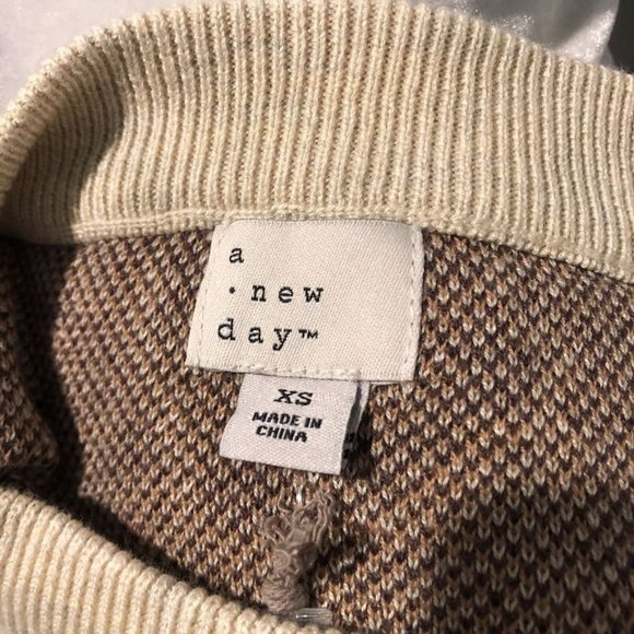 A New Day Leopard Print Crewneck Pullover Sweater XS Cotton Tan Brown Womens - Picture 3 of 4
